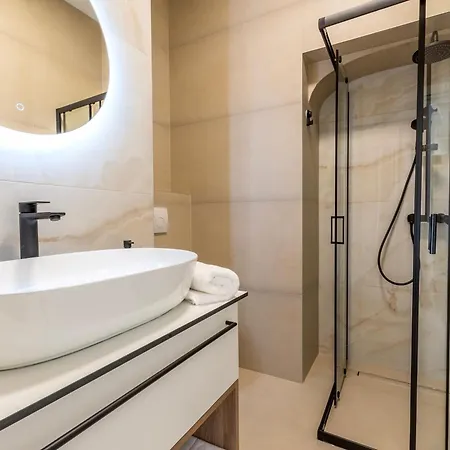 بيت ضيافة Garden Luxury