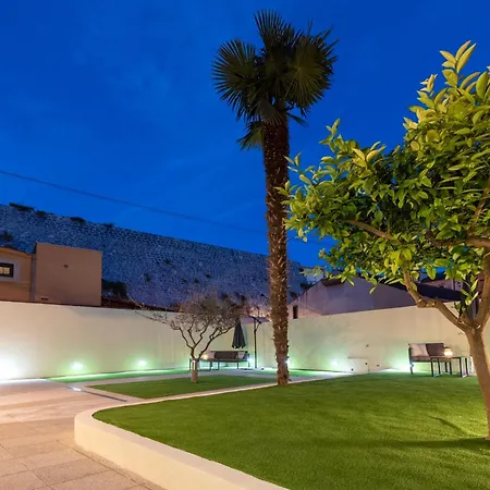 Guest house Garden Luxury 4*